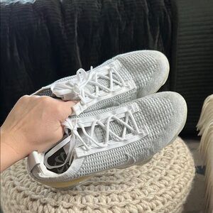 Women’s Nike Gray white air vapor max size 9